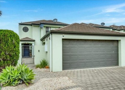 Marina Views Family And Small Dog Friendly - Accommodation 4U 1