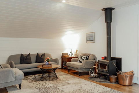 MARYBANK ESTATE - BARN LOFT - Accommodation 4U 0