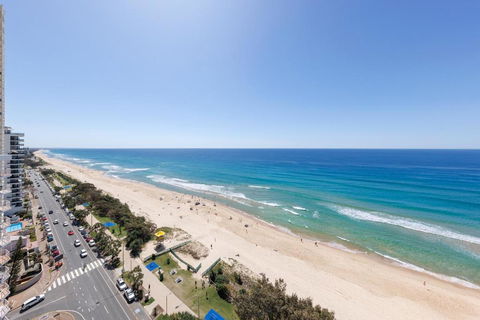 Meriton Suites Surfers Paradise - Accommodation 4U 3