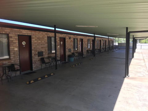 Miles Outback Motel - Accommodation 4U 2