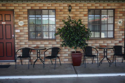 Miles Outback Motel - Accommodation 4U 3