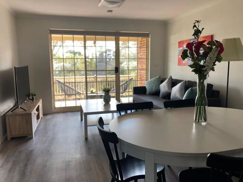 Modern 2BR Apartment With Parking - Accommodation 4U 0