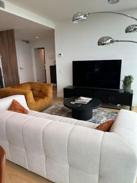 Modern 2 BRM Apt In Williamstown - Accommodation 4U 0