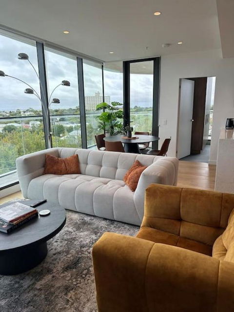 Modern 2 BRM Apt In Williamstown - Accommodation 4U 2