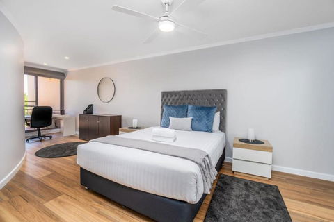 Modern And Homely 2BR Burke Crescent Apartment - Accommodation 4U 2