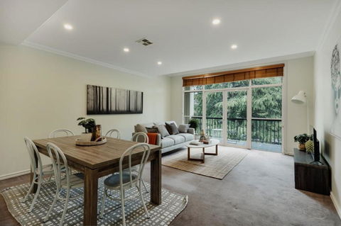 Modern Apartment In The Heart Of Canberra - Accommodation 4U 0