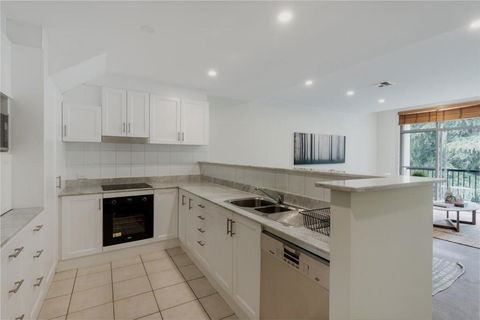 Modern Apartment In The Heart Of Canberra - Accommodation 4U 3