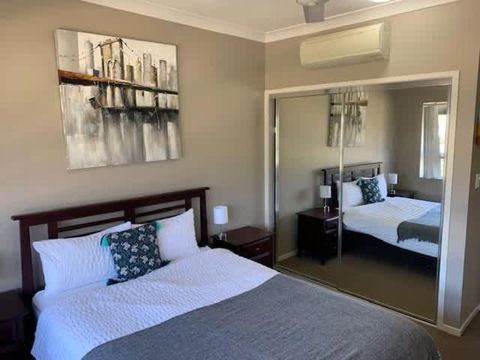 Modern Beach Apartment - Accommodation 4U 2