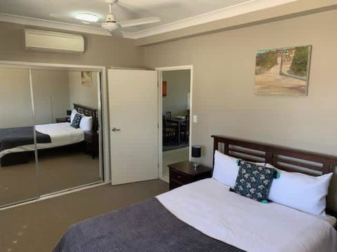 Modern Beach Apartment - Accommodation 4U 3
