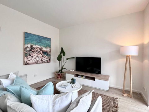 Modern Beach Oasis In Elwood Village - Accommodation 4U 0