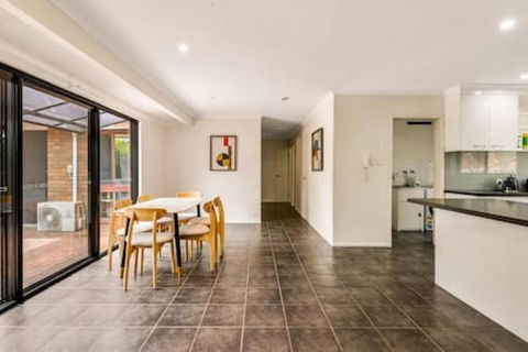 Modern Comfort Retreat 4Bed Cozy Haven W Pool - Accommodation 4U 0
