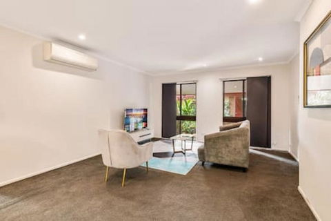 Modern Comfort Retreat 4Bed Cozy Haven W Pool - Accommodation 4U 1