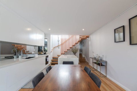 Modern Home In Erskineville W AC And Parking - Accommodation 4U 2