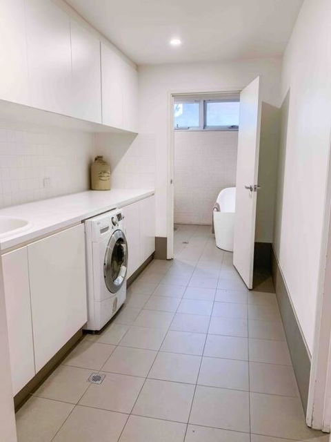 Modern House Close To CBD & Adelaide Oval - Accommodation 4U 2