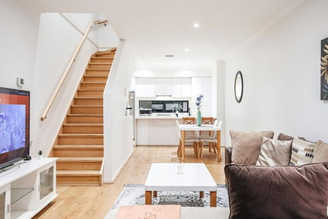 Modern Living 2br Townhouse In Maidstoneoffice - Accommodation 4U 0