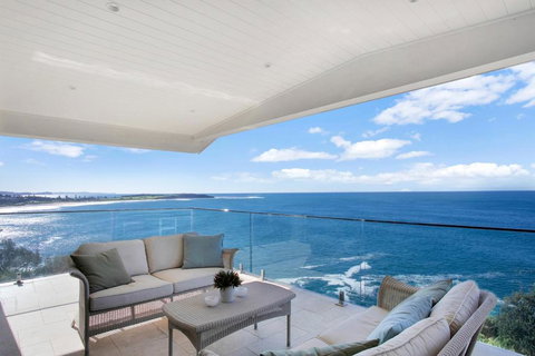 Monash Beach House - Oceanfront - Accommodation 4U 0