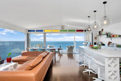Monash Beach House - Oceanfront - Accommodation 4U 2