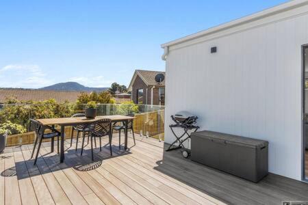 Mountain View Villa-close To Shops-10min To CBD - Accommodation 4U 0