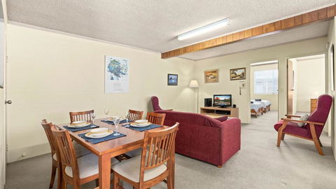 Myee Court - Accommodation 4U 2