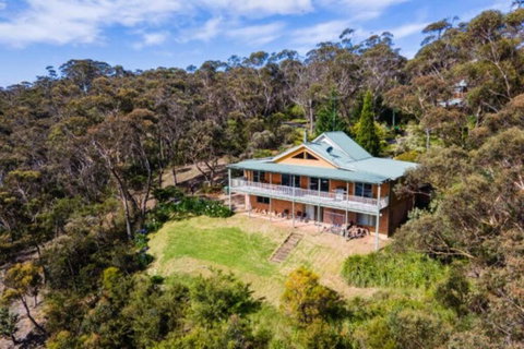 Narrow Neck Lodge - Accommodation 4U 1