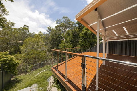 NEW 3BR Serene Creekside Retreat In Helensvale - Accommodation 4U 0