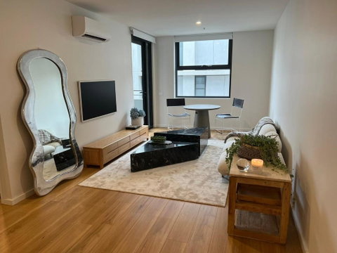 NEW BOUTIQUE 1bd Apt - Accommodation 4U 0