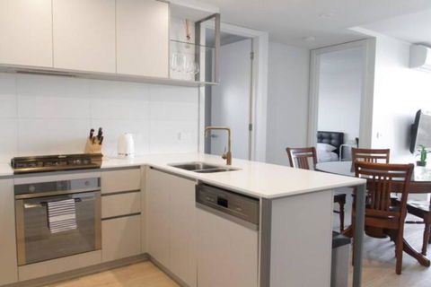 New Spacious 2 Bedroom With Gorgeous City Views - Accommodation 4U 0