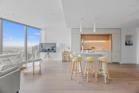 NEW Top Floor L70 CBD Luxury Apt - Accommodation 4U 0
