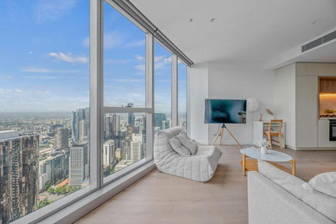 NEW Top Floor L70 CBD Luxury Apt - Accommodation 4U 3