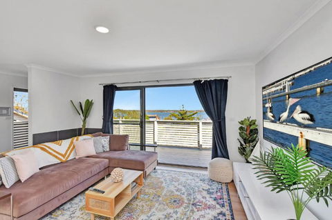 New Property Seabreeze Bungalow - Lakeview Sunset Delight At Sunshine On Lake Macquarie - Accommodation 4U 2