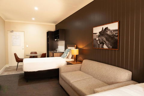 Nightcap At Archer Hotel - Accommodation 4U 2