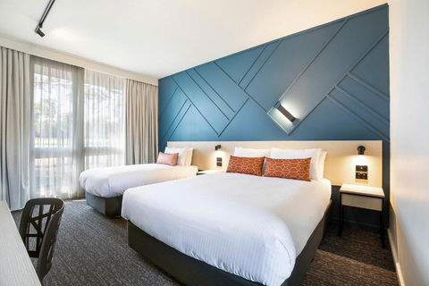 Nightcap At Sandown Park Hotel - Accommodation 4U 0