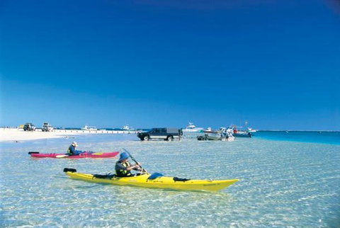 Ningaloo Club Backpackers - Accommodation 4U 2