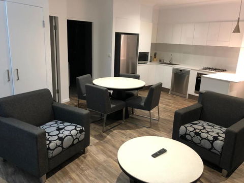 Nouveau On Young - Accommodation 4U 2