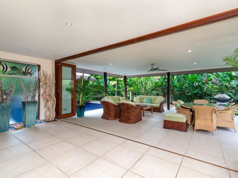 Oasis Beachfront Mirage - Accommodation 4U 3