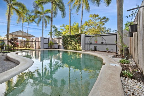 Oasis - Pool, Wifi & Free Parking - Accommodation 4U 3