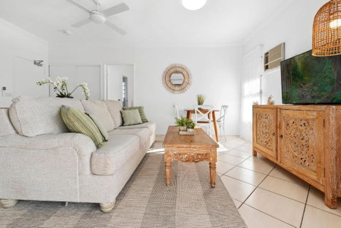 Oasis - Pool, Wifi & Free Parking - Accommodation 4U 1
