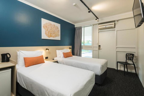 Nightcap At Edge Hill Tavern - Accommodation 4U 3