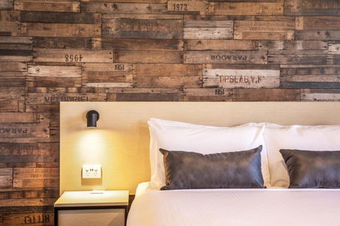 Nightcap At Westside Hotel - Accommodation 4U 1