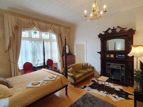 Outstanding Property Close To Melb Airport - Accommodation 4U 0