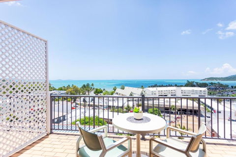 OCEAN VIEWS 10A - Accommodation 4U 1