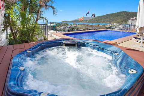 OCEAN VIEWS 10A - Accommodation 4U 0
