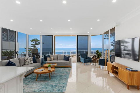 Ocean Vista Escape - A Lofty Beachfront Penthouse - Accommodation 4U 0