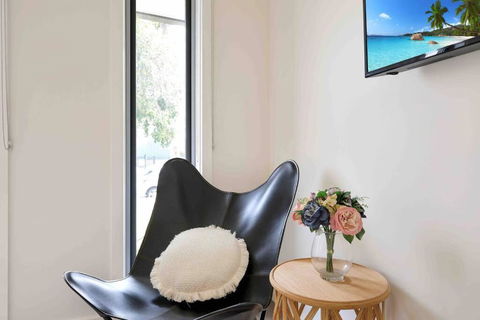 OG Spa Retreat- 3 Bedroom, Spa, Central, Aircon - Accommodation 4U 3