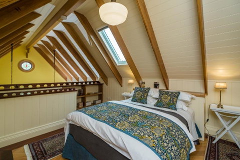 Old Bank Boutique Hotel - Accommodation 4U 1