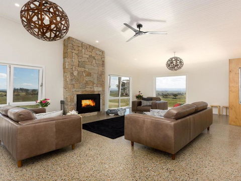 On A Hill - Accommodation 4U 1