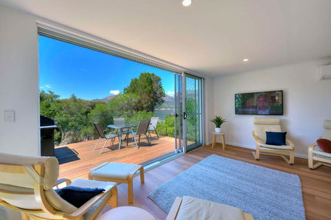 On The Beach 2 - Accommodation 4U 0