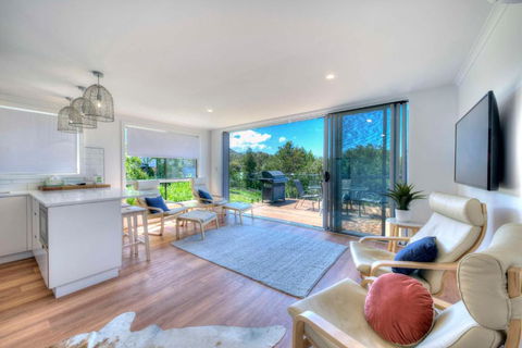 On The Beach 2 - Accommodation 4U 3