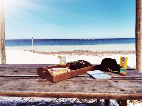On The Beach-Lucky Bay - Accommodation 4U 0