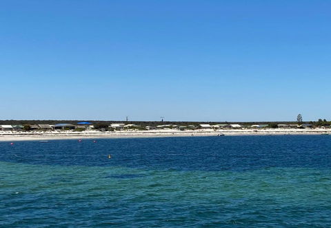 On The Beach-Lucky Bay - Accommodation 4U 1
